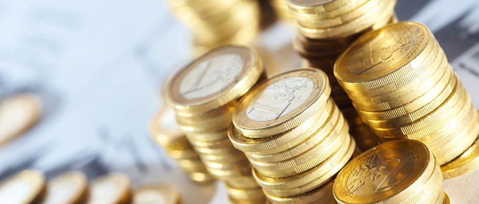Anschlusskredit Minizinsen Fotolia Immobilienbesitzer können sich jetzt die Minizinsen für ihre Anschlussfinanzierung sichern. © fox17 / Fotolia.com