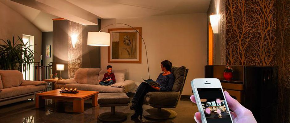 SmarthomeIntelligente Leuchtmittel Intelligente Leuchtmittel sind der wohl unkomplizierteste Weg, mit Smart Home zu beginnen.