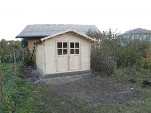 Baumaterial und Gartengeräte fanden, vor Wind und Wetter geschützt, in einem Gartenhaus Platz. Lobend erwähnt wurde vom Bauherrn die Hilfe des Baumarktes bei der Anlieferung des Häuschens. Quelle: BSB e.V. Baumaterial und Gartengeräte fanden, vor Wind und Wetter geschützt, in einem Gartenhaus Platz. Lobend erwähnt wurde vom Bauherrn die Hilfe des Baumarktes bei der Anlieferung des Häuschens. Quelle: BSB e.V.