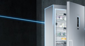 Siemens zeigte den vernetzten Kühlschrank. So können Sie per Webcam von unterwegs prüfen, ob noch genügend Milch da ist. Bild Siemens