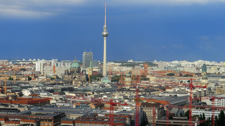 Berliner Immobilien in Mitte Bildrechte: Flickr Berlin - TV Tower / Fernsehturm in Berlin-Mitte Reinhard Link CC BY-SA 2.0 Bestimmte Rechte vorbehalten