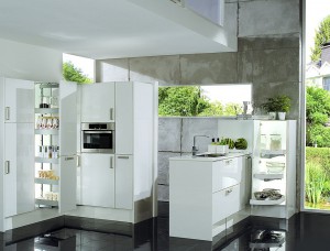 Kleine Küchen sind bei guter Planung kompakte Wunder mit ausgesprochen praktischen Funktionen. (Foto: AMK)