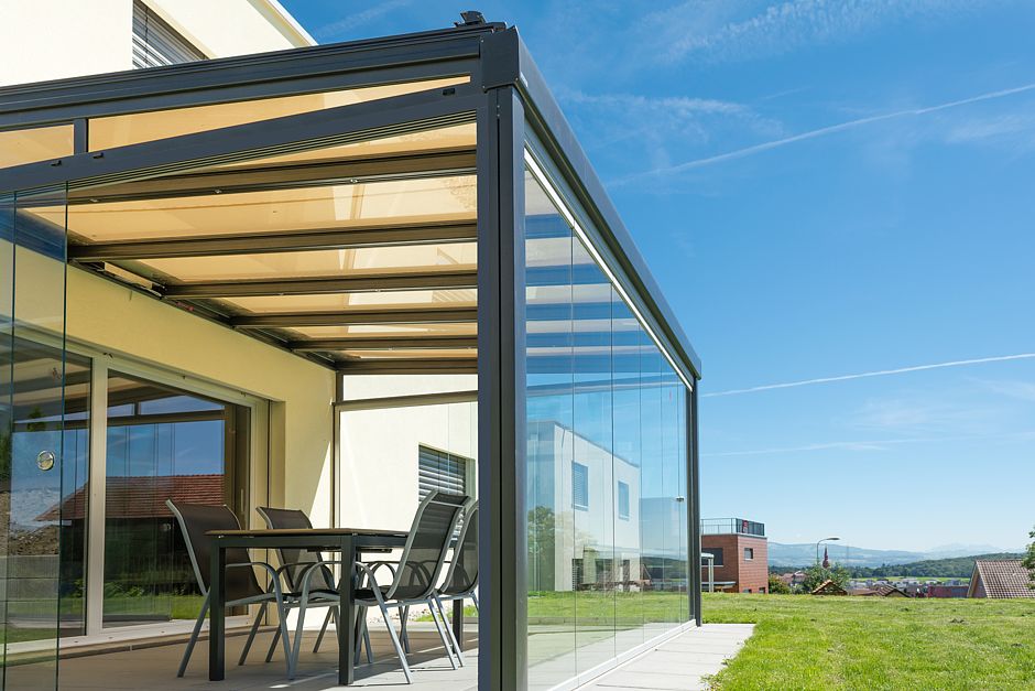Beim Sonnen- und Wetterschutz für die Terrasse setzen wir auf Qualität © Kahn Sonnenschutz