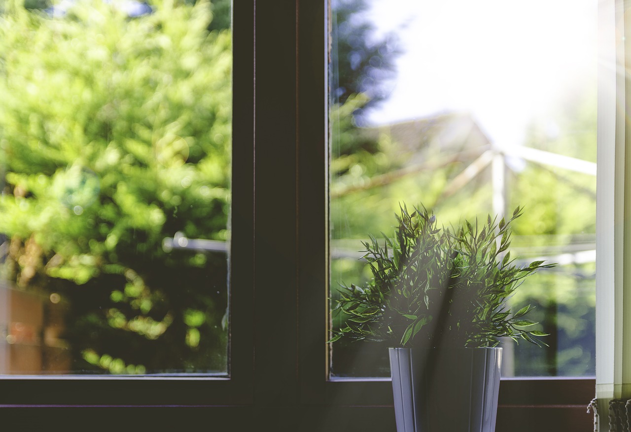 Fensterfolien bieten Schutz vor Sonne und Wärme