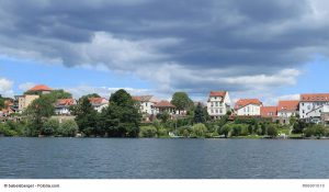 Blick über den Straussee auf Strausberg Foto: (c) babelsberger - Fotolia.com
