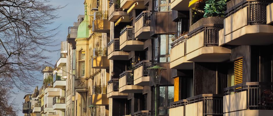Wohnhaus Neubau Preise für Wohneigentum steigen erneut stärker als im Vorjahr, in Metropolen ist Neubau gefragt. © Michael Gaida / Pixabay