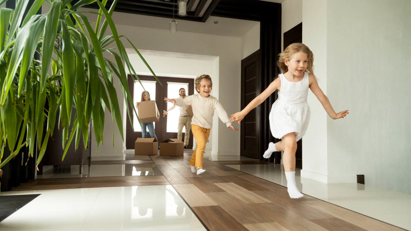 Mit dem Baukindergeld kommen Familien dem Traum von der eigenen Immobilie ein Schritt näher Foto: fizkes / shutterstock.com