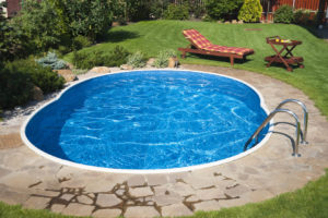 Pool im Garten