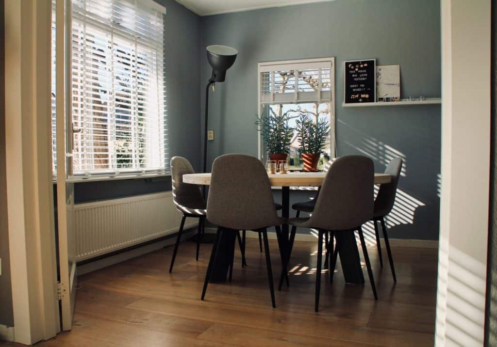 Runder Tisch im Esszimmer