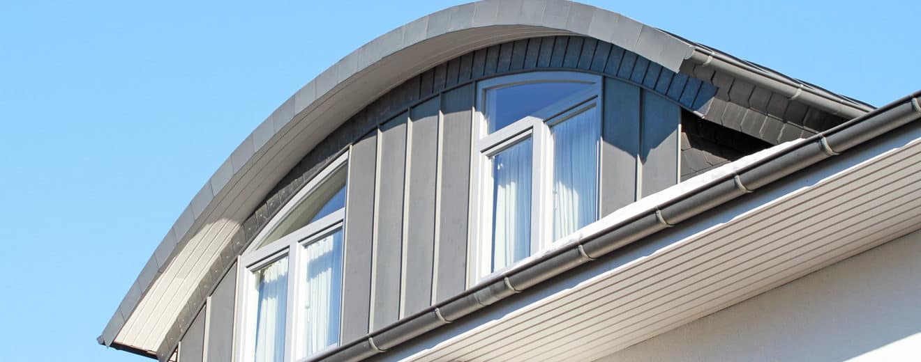 Gaube als Tonnendach auf Neubau