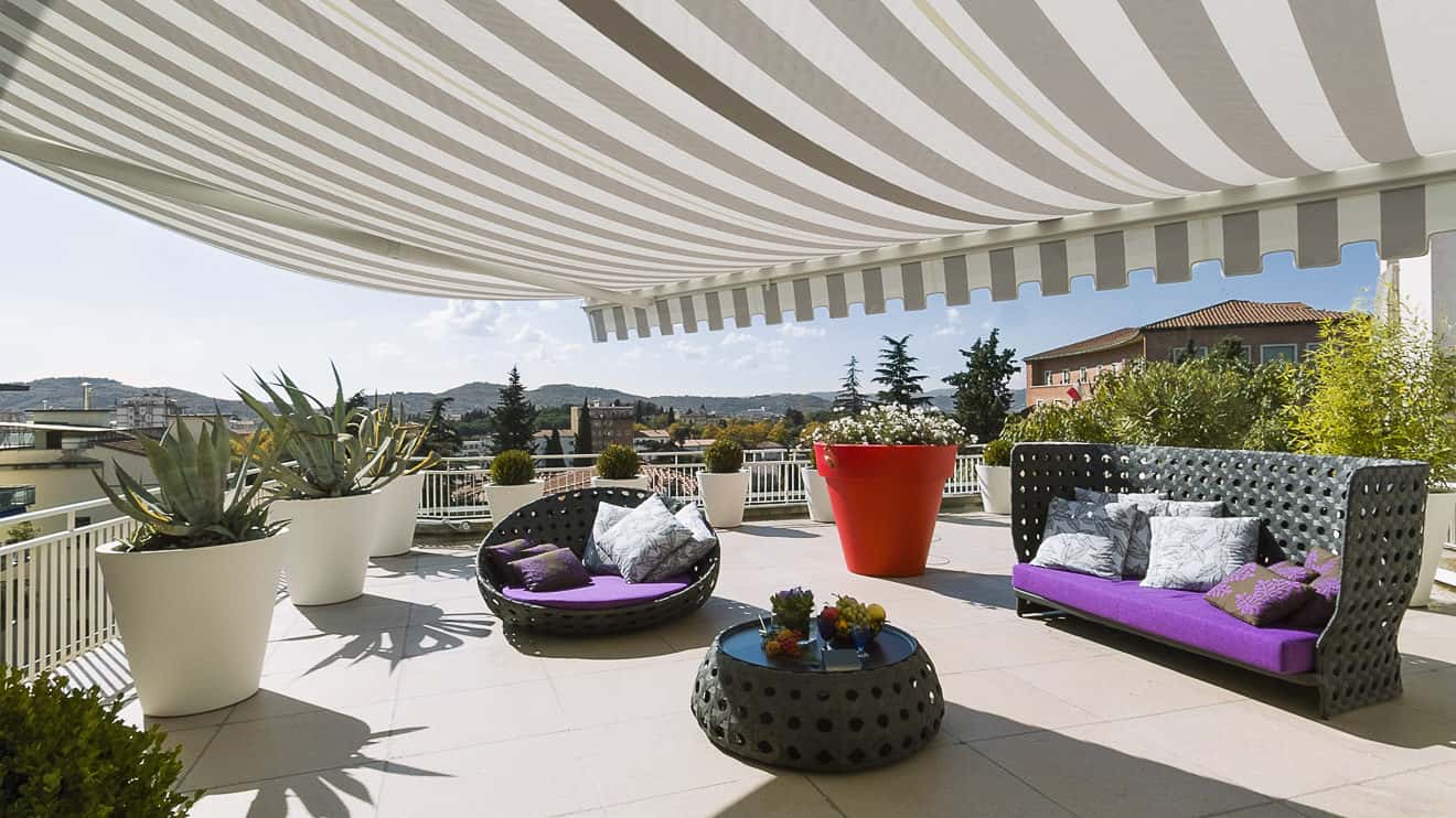 Terrasse mit Terrassenplatten