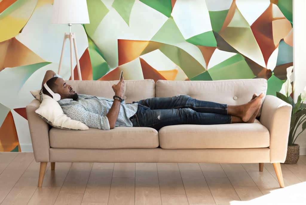 3D-Tapete mit buntem kubistischem Muster im Wohnzimmer
