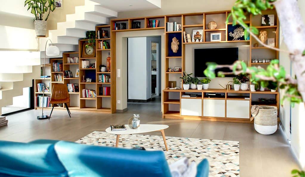 Bücherregal