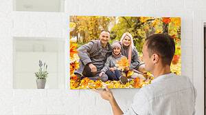 Ein Familienfoto als Druck auf einer Leinwand