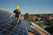 Installation einer Solaranlage auf dem Dach