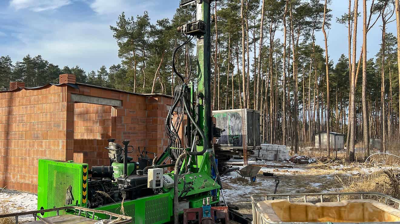 Tiefbohrung beim Hausbau