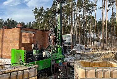 Tiefbohrung beim Hausbau